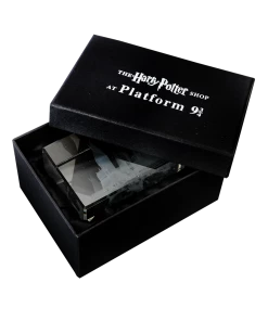 Warner Bros Hogwarts School Of Witchcraft And Wizardry Glass Paperweight 7 Warner Bros Hogwarts School Of Witchcraft And Wizardry Glass Paperweight
