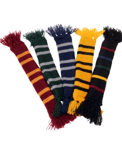 Warner Bros Hufflepuff Scarf Bookmark 5 Warner Bros Hufflepuff Scarf Bookmark